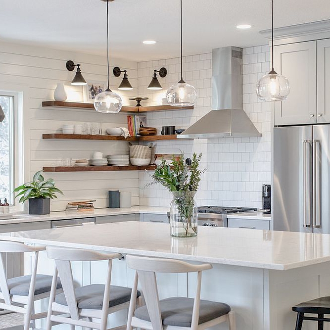 Kitchen & Dining
